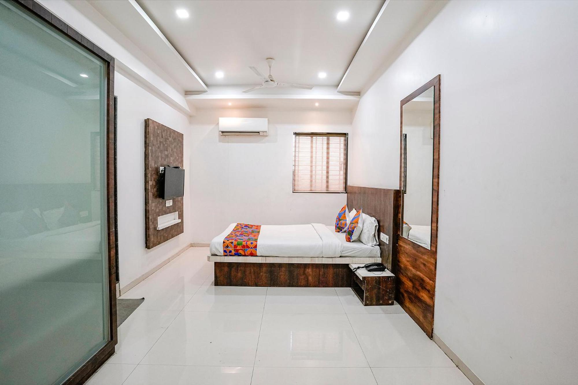 Fabhotel Krishna Inn Kashele Exterior photo